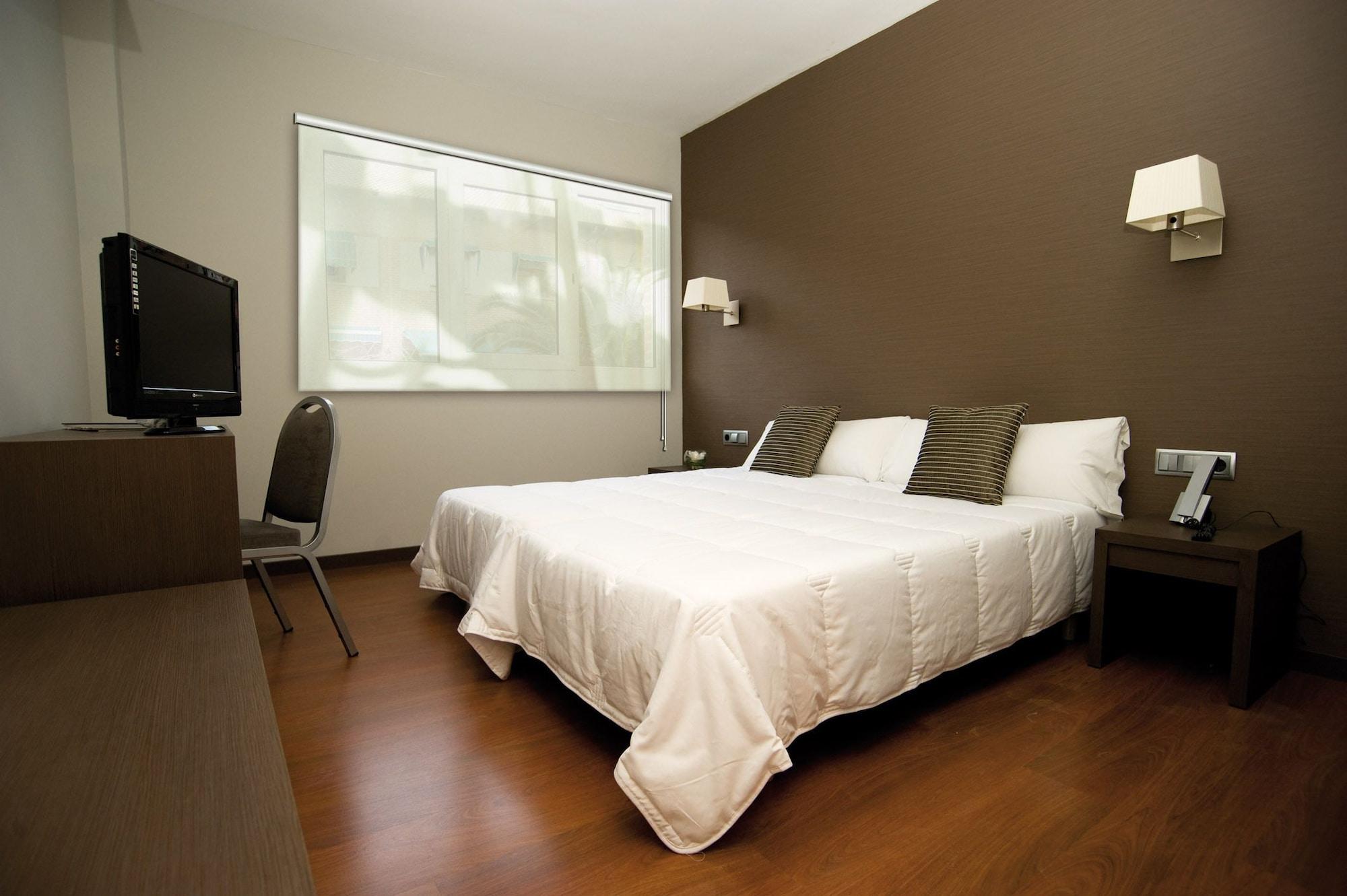 Hotel Cisneros Alcala de Henares Bagian luar foto