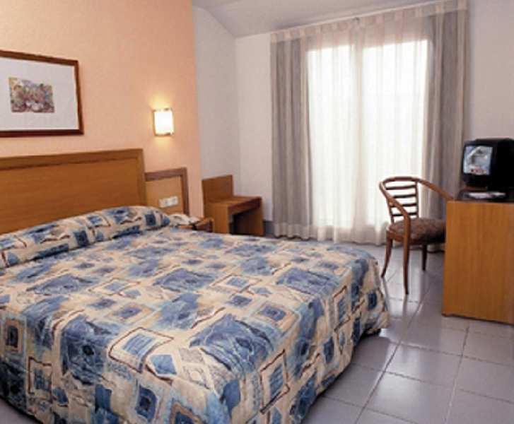 Hotel Cisneros Alcala de Henares Bagian luar foto